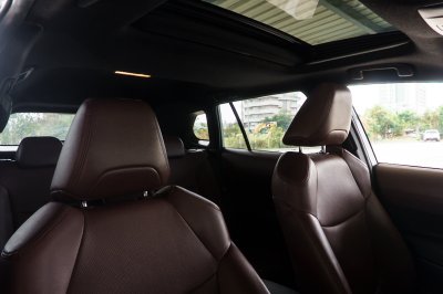 TOYOTA COROLLA CROSS 1.8 HYBRID PREMIUM SAFETY ปี2021 (9กฮ9166)