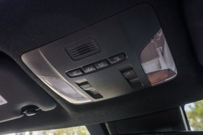 TOYOTA COROLLA CROSS 1.8 HYBRID PREMIUM SAFETY ปี2021 (9กฮ9166)