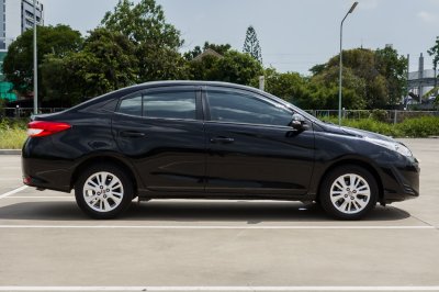 TOYOTA YARIS ATIV 1.2 E AT ปี 2018 (7กฒ496)