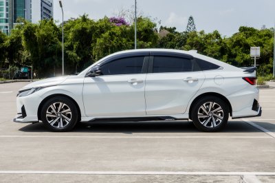 TOYOTA YARIS ATIV 1.2 PREMIUM LUXURY ปี2023 จด2024 (5ขช5113)