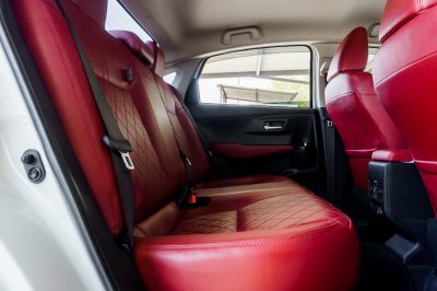 TOYOTA YARIS ATIV 1.2 PREMIUM LUXURY ปี2023 จด2024 (5ขช5113)