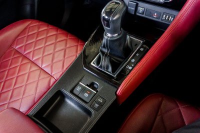 TOYOTA YARIS ATIV 1.2 PREMIUM LUXURY ปี2023 จด2024 (5ขช5113)