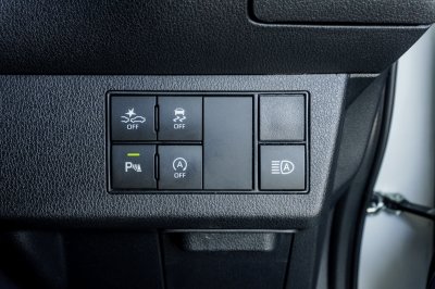 TOYOTA YARIS ATIV 1.2 PREMIUM LUXURY ปี2023 จด2024 (5ขช5113)