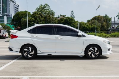 HONDA CITY 1.5 S AT ปี2017 (6กภ8361)