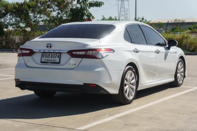 TOYOTA CAMRY 2.5 HYBRID PREMIUM ปี2020 (6ขฮ8374)