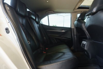 TOYOTA CAMRY 2.5 HYBRID PREMIUM ปี2020 (6ขฮ8374)