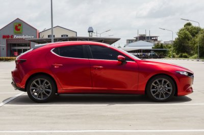 MAZDA 3 2.0 S SPORT ปี2019 (6ขฌ8566)
