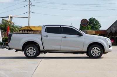 ISUZU D-MAX CAB 4 1.9 L DA AT 2022 จด 2023 (ขฉ8410)