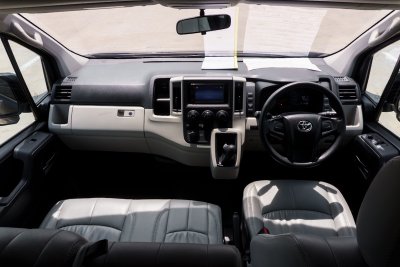 TOYOTA COMMUTER 2.8 DIESEL MT 2019 จด 2020 (1นก425)