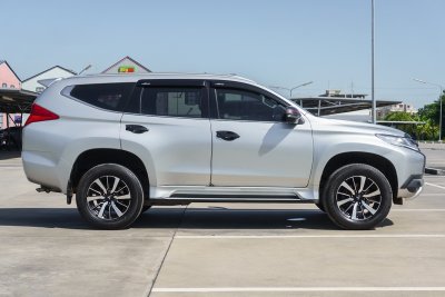 MITSUBISHI PAJERO 2.4 GT ปี2018 (7กพ6930)