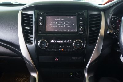 MITSUBISHI PAJERO 2.4 GT ปี2018 (7กพ6930)