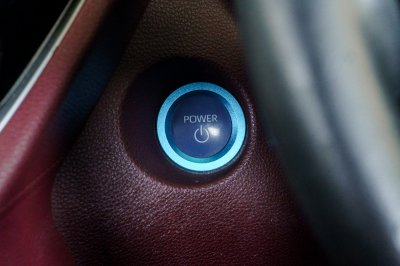 TOYOTA COROLLA CROSS 1.8 HEV PREMIUM SAFETY AT ปี2021 (2ขร9654)