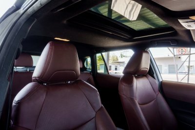 TOYOTA COROLLA CROSS 1.8 HEV PREMIUM SAFETY AT ปี2021 (2ขร9654)