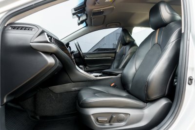 TOYOTA CAMRY 2.0 G AT 2018 (5กณ8135)