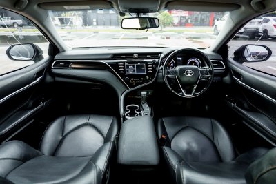 TOYOTA CAMRY 2.0 G AT 2018 (5กณ8135)