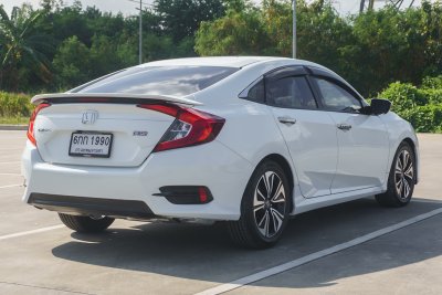 HONDA CIVIC 1.5 TURBO RS ปี2016 จด2017 (6กก1990)