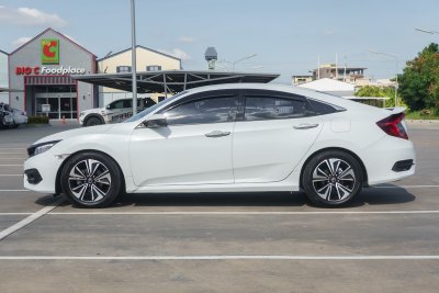 HONDA CIVIC 1.5 TURBO RS ปี2016 จด2017 (6กก1990)