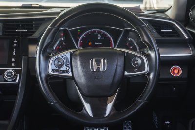 HONDA CIVIC 1.5 TURBO RS ปี2016 จด2017 (6กก1990)