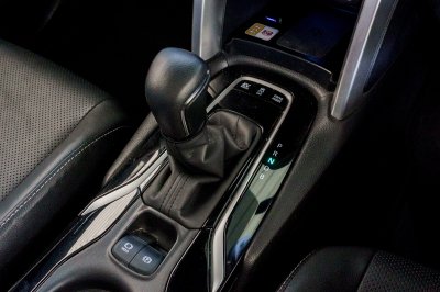 TOYOTA COROLLA CROSS 1.8 HEV PREMIUM LUXURY AT ปี2024 (5ขบ276)