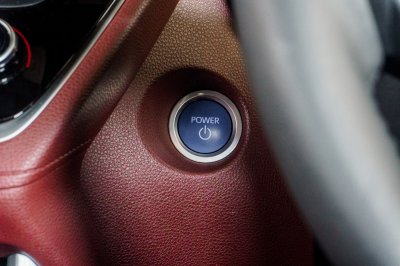 TOYOTA COROLLA CROSS 1.8 HEV PREMIUM SAFETY AT ปี2021 (2ขฆ4350)