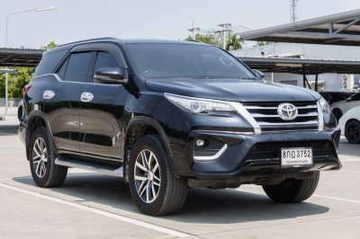 TOYOTA FORTUNER 2.4 V AT ปี2018 (8กฎ3752)