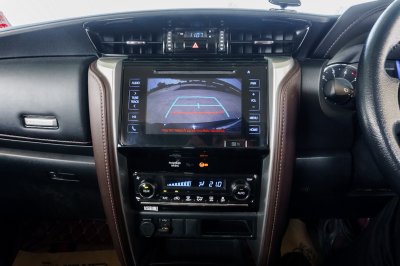 TOYOTA FORTUNER 2.4 V AT ปี2018 (8กฎ3752)