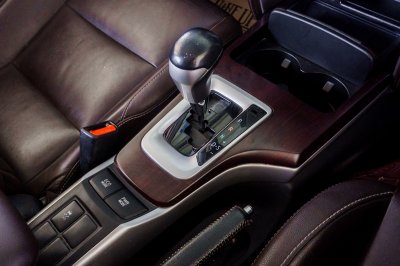 TOYOTA FORTUNER 2.4 V AT ปี2018 (8กฎ3752)