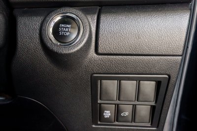 TOYOTA FORTUNER 2.4 V AT ปี2018 (8กฎ3752)