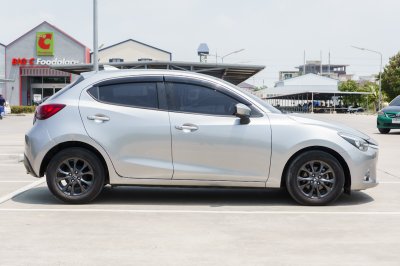 MAZDA 2 1.3 SPORTS HIGH CONNECT ปี2019 (8กศ5568)