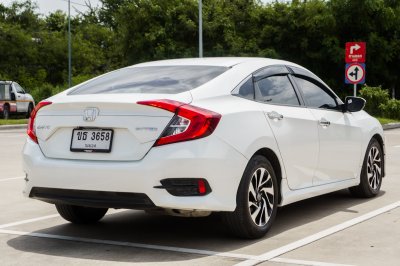 HONDA CIVIC 1.8 EL ปี2017 (ขธ3658)