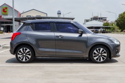 SUZUKI SWIFT 1.2 GLX AT ปี2018 จด2019 (8กล3152)