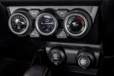 SUZUKI SWIFT 1.2 GLX AT ปี2018 จด2019 (8กล3152)