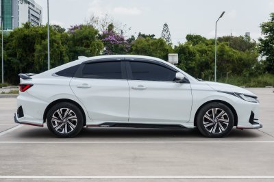 TOYOTA YARIS ATIV 1.2 PREMIUM ปี2023 (กษ4406)