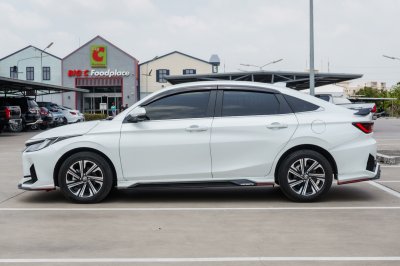 TOYOTA YARIS ATIV 1.2 PREMIUM ปี2023 (กษ4406)