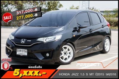 HONDA JAZZ 1.5 S MT ปี2015 จด2016 (5กค5798)