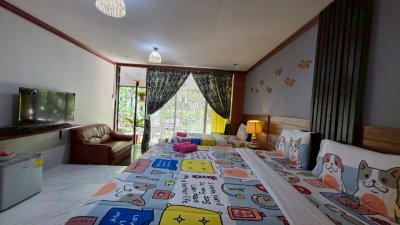 Family room 3, garden view