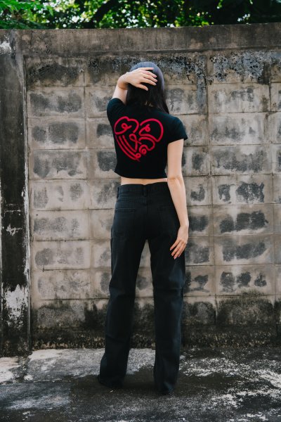 LNB - ตอแหล BABY TEE (ดำ)