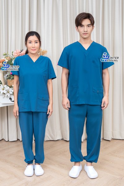 ชุดสครับ คอวี สีเขียวน้ำทะเล ขาจั้ม (เสื้อ + กางเกง) ชุดสครับ คอวี สีเขียวน้ำทะเล ขาจั้ม (เสื้อ + กางเกง)