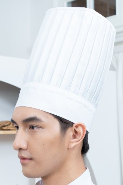White 11-inch open-top chef's hat.