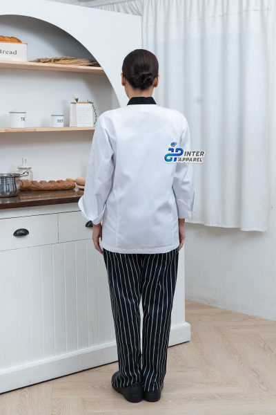 เสื้อกุ๊กแขนยาวสีขาว คอจีนแต่งขอบสีดำ ดีไซน์คลาสสิค เสื้อกุ๊กแขนยาวสีขาว คอจีนแต่งขอบสีดำ ดีไซน์คลาสสิค