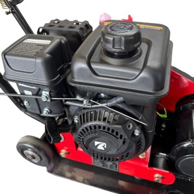 เครื่องตบดินพร้อมเครื่องยนต์ แป้นกระแทก 2 ชั้น OKURA รุ่น C-40 RED