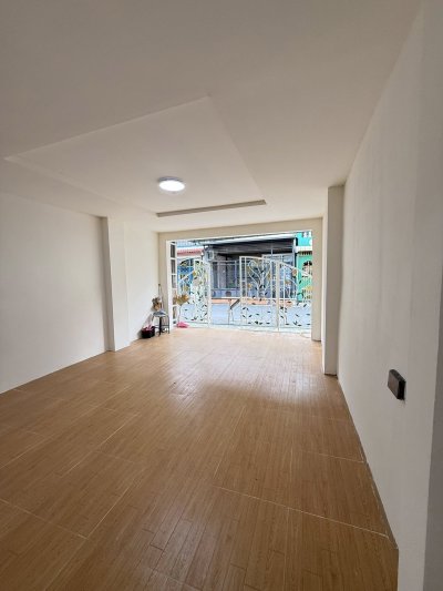 ทาวน์โฮมรีโนเวท ตลาดสมชาย ย่านพระราม 7