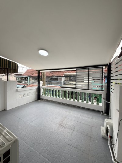 ทาวน์โฮมรีโนเวท ตลาดสมชาย ย่านพระราม 7