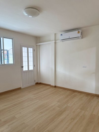 ทาวน์โฮมรีโนเวท ตลาดสมชาย ย่านพระราม 7