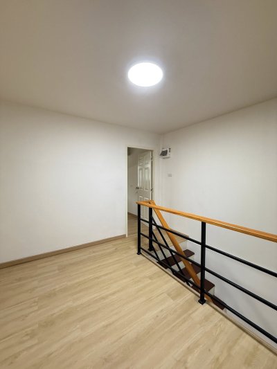 ทาวน์โฮมรีโนเวท ตลาดสมชาย ย่านพระราม 7