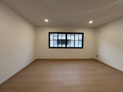 บ้านใหม่ใจกลางลาซาล – สุขุมวิท 105