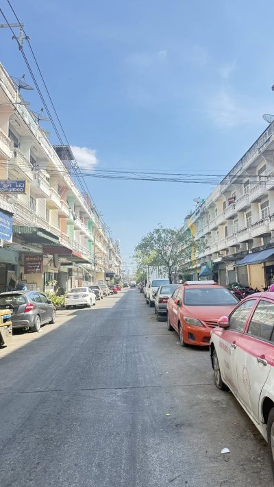 ขายด่วน อาคารพาณิชย์ บัวทองธานี 3.5 ชั้น + ชั้นลอย + ดาดฟ้า | 15 ตร.วา ลดเหลือ 1.69 ล้านบาท (จาก 1.9 ล้าน)รวมโอน