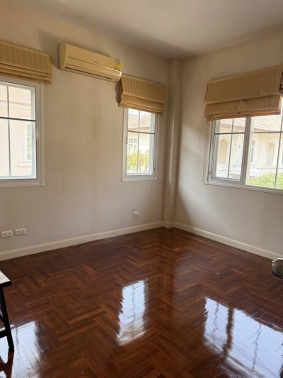 บ้านเดี่ยว 4 นอน 5 น้ำ โครงการ เพอร์เฟค มาสเตอร์พีซ รัตนาธิเบศร์ หน้าโครงการติด MRT ไทรม้า