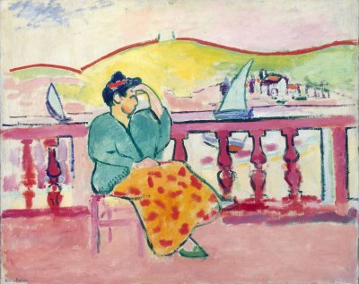 Dame sur une terrasse