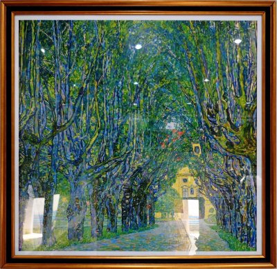 Allee vor Schloss Kammer